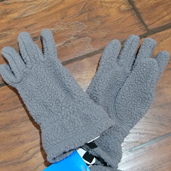 Columbia hat and gloves set - Picture 5 of 6
